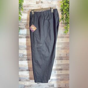 NWT! Ava & Viv Women’s Black Cargo Pants